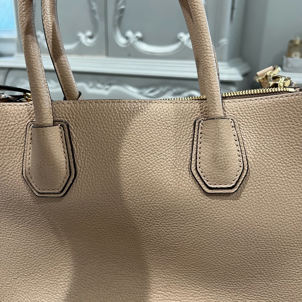 Michael Kors Tote Bag - Picture 6 of 8
